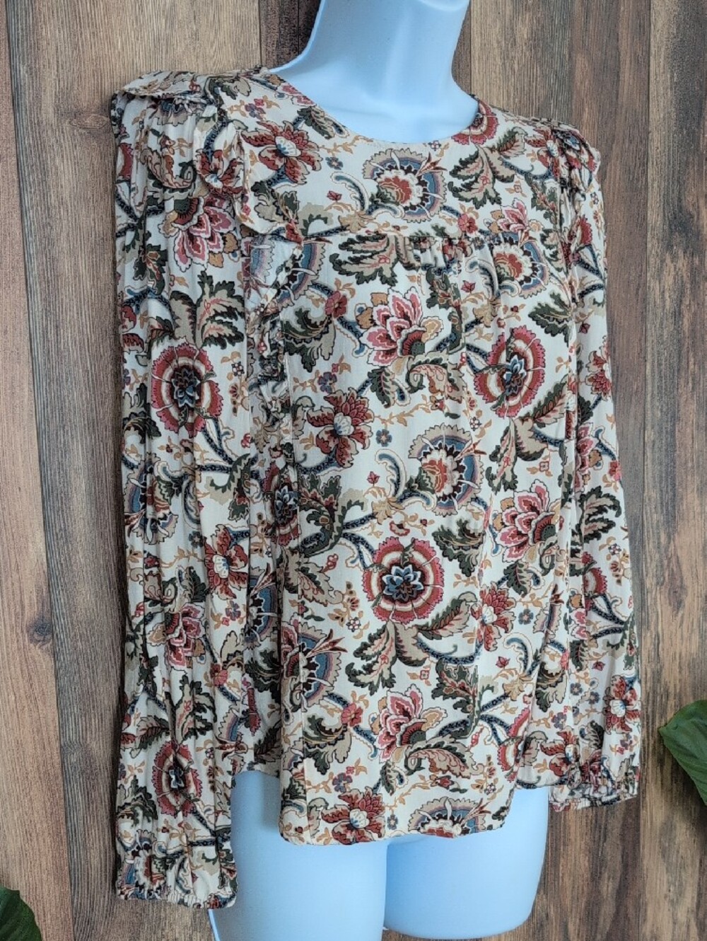 LOFT Cream Floral Long Ruffle Sleeve Blouse Top Petite M Q289